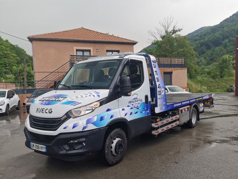 Iveco Daly 7 tonnes 210 cv plateau FIAULT panier AR charge 3 Tonnes équipé pour dépannage rapide Batterie, Testeur de batterie, ouverture Porte Diag