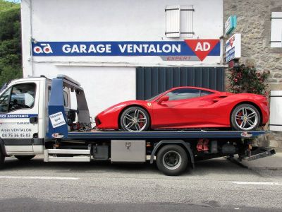 Remorquage d'une ferrari en panne...