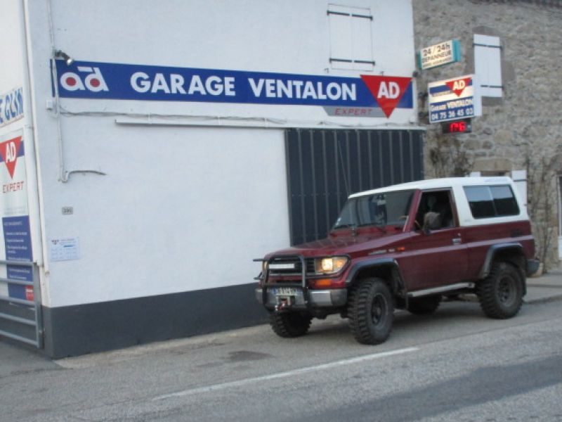 Toyota Land Cruiser équipé treuil Warn pour petite intervention notamment dans la neige quand il est pas possible de rouler en camion