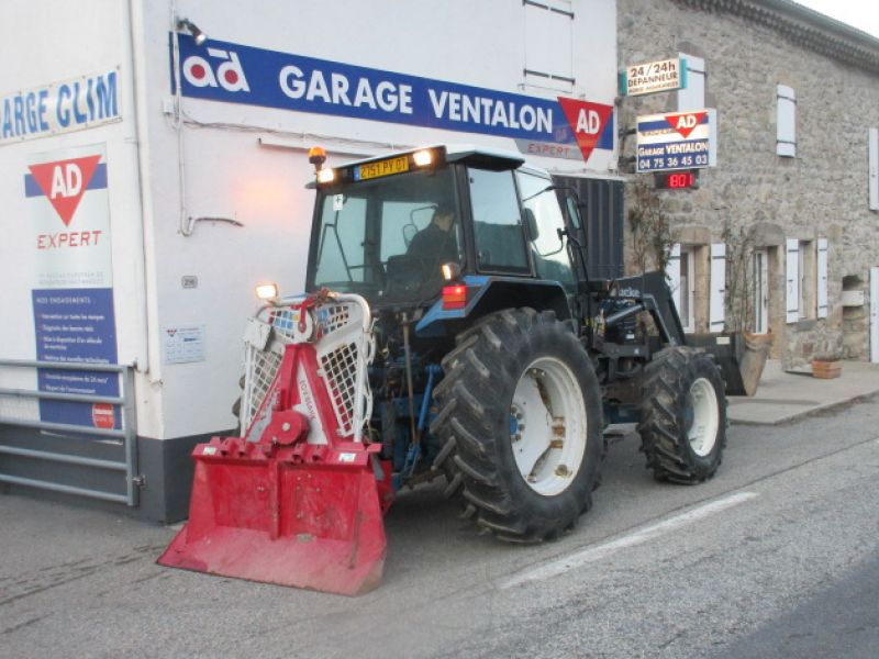 Tracteur forestier équipé treuil, radiocommandé pour treuillage dans ravin 500 mètres cable